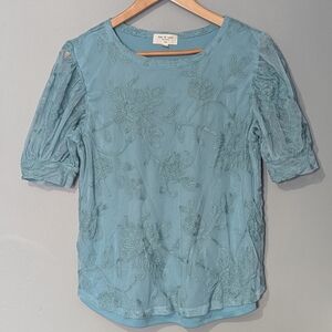 Kim & Cami Los Angeles Women's Large Blue Embroidered Mesh Short Puff Sleeve Top